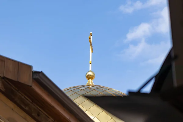 Telhado Dourado Com Cruz Dourada Igreja São João Batista Com — Fotografia de Stock