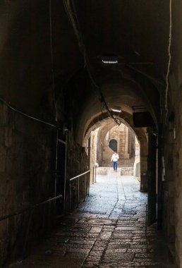 İsrail 'in Kudüs kentindeki Shaar ha-Shalshelet Caddesi' ndeki binaların altındaki yaya tünelleri.