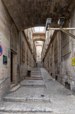 Kudüs, İsrail, 14 Kasım 2020: İsrail 'in Kudüs kentindeki Ghuwanima Caddesi' ndeki yerleşim yerlerinin altındaki yaya evleri