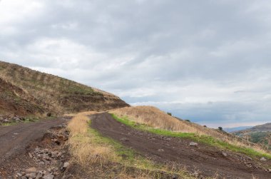 İsrail 'in kuzeyindeki Golan Tepeleri' nde çamur üstüne çamur.