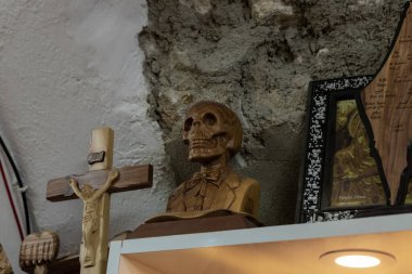 Beytüllahim, İsrail, 09 Aralık 2020: Filistin Yönetimi, Beytüllahim 'deki bir hediyelik eşya dükkanında zeytin ağacından yapılmış sergiler