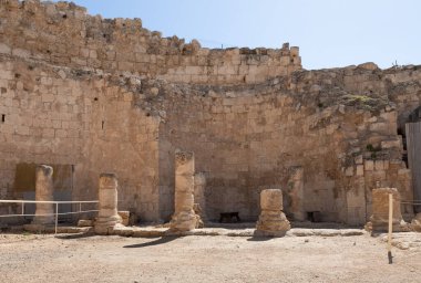 Kral Herod 'un sarayının avlu harabeleri Yahudiye Çölü' ndeki Herodion, İsrail