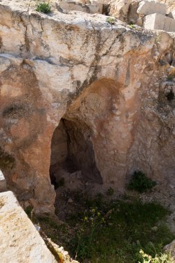 İsrail 'deki Yahudi Çölü' nde Kral Herod 'un sarayının kalıntılarına çıkan tünellerden biri.