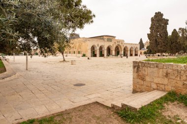 El Aksa Camii 'nin İsrail' in eski Kudüs kasabasındaki Tapınak Dağı 'ndaki ana faşisti.