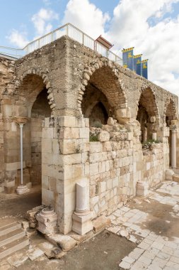 Kiryat Gat, İsrail, 27 Mart 2021: Bizans dönemindeki St. Anne kilisesinin kalıntıları Maresh şehrinin kalıntıları, Beyt Guvrin, Kiryat Gat, İsrail 'de