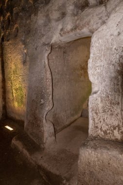 Ekonomik mağara - Kolumbaryum - İsrail 'deki Kiryat Gat yakınlarındaki Beyt Guvrin' deki antik Maresha şehrinin kazılarının yakınında bir güvercin oyuğu