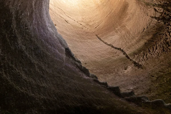 Restos Escada Pedra Desce Tanque Imprensa Óleo Sobre Escavações Antiga — Fotografia de Stock