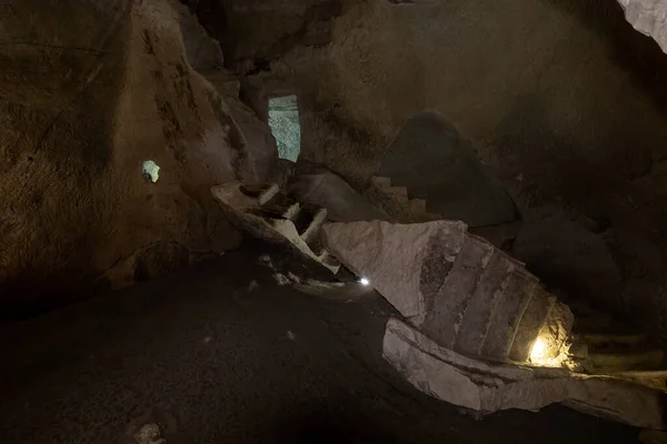 Den Förstörda Trappan Den Ekonomiska Grottan Columbarium Duva Nära Utgrävningarna — Stockfoto
