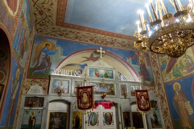 Hayfa, İsrail, 1 Mayıs 2021: Hayfa kentindeki Rus Ortodoks Kilisesi 'nin ana salonu, İsrail