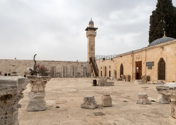 Fragmentos Columnas Plaza Frente Museo Musulmán Monte Del Templo Ciudad — Foto de Stock