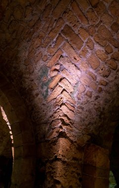 Kuzey İsrail 'deki eski Acre kentinin Haçlı Kalesi' nin odasındaki tuğla işi.