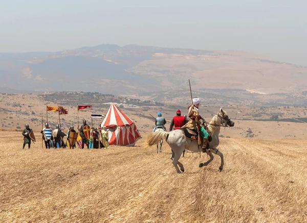Tiberiade Israele Luglio 2021 Guerrieri Cavallo Piedi Partecipanti Alla Ricostruzione — Foto Stock