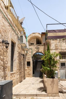 İsrail 'in Kudüs kentindeki Hristiyan kamaralarında Başmelek Michael' ın manastırının avlusunda.