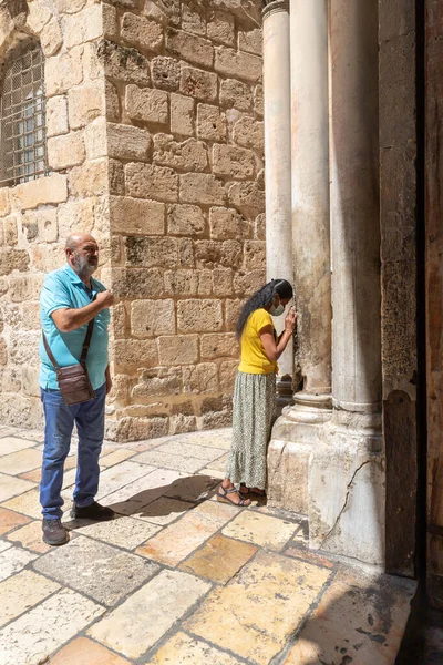 Иерусалим Израиль Июля 2021 Года Христианские Верующие Молятся Каменного Столба — стоковое фото