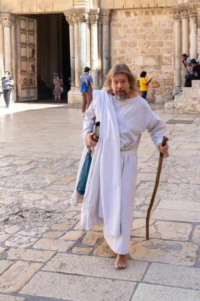 Jerozolima Izrael Lipca 2021 Człowiek Udający Jezusa Chrystusa Przechodzi Przez — Zdjęcie stockowe