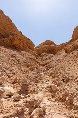 Eilat şehrinin yakınlarındaki bir doğa koruma alanında inanılmaz güzel bir manzara - Güney İsrail 'deki Kızıl Kanyon,