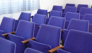 İşte mavi sinema koltukları..                                