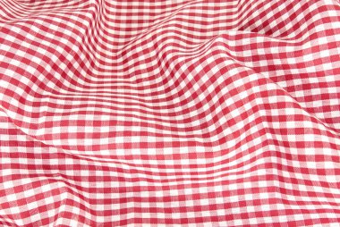 Kırmızı ve beyaz ekose masa örtüsü                               