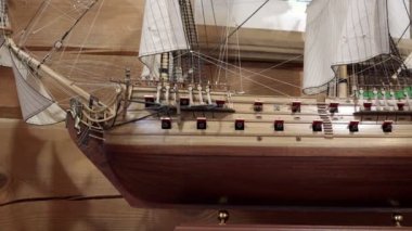 Rusya, Saint-Petersburg, poz Lahti, 21 Ekim 2015 Müzesi sergi küçük bir ahşap gemi yelken imparatorluk kez