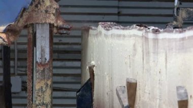 boyuna uzmanlık varil boyunca Ağaç kesme bir parça kesme kereste fabrikası, özel makine gerçekleştirir