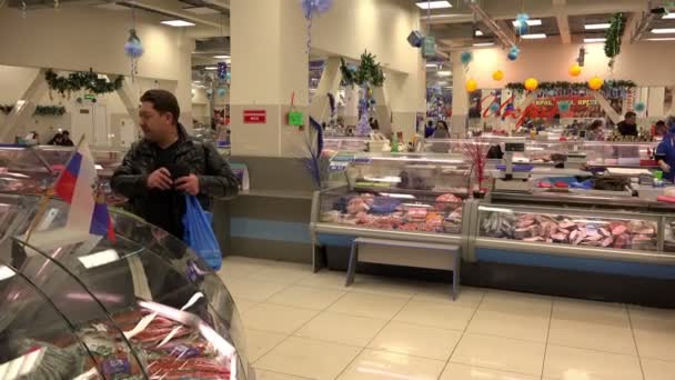 Mercado central Petropavlovsk-Kamchatsky Mercado varejista de alimentos marisco e iguarias de peixe para atender a diferentes gostos — Vídeo de Stock