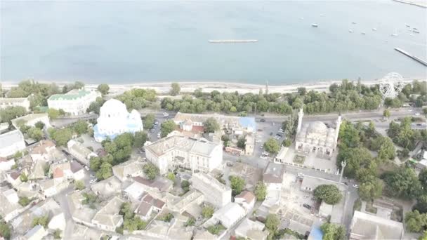 A cidade velha está localizada na própria praia — Vídeo de Stock