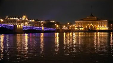 Saint-Petersburg, Rusya Federasyonu-22 Kasım 2014, Neva nehir setin üzerine Bahriye