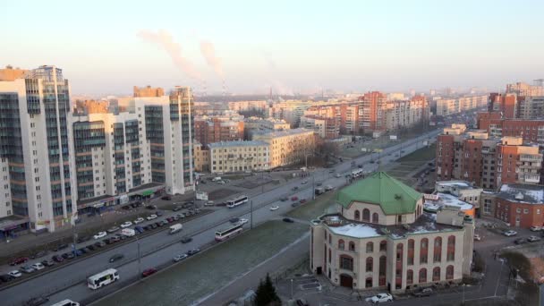 Sankt-Petersburg, Ryssland-29 November, 2014, Leninsky Prospekt. Visa från ovan på ett bostadsområde i staden — Stockvideo