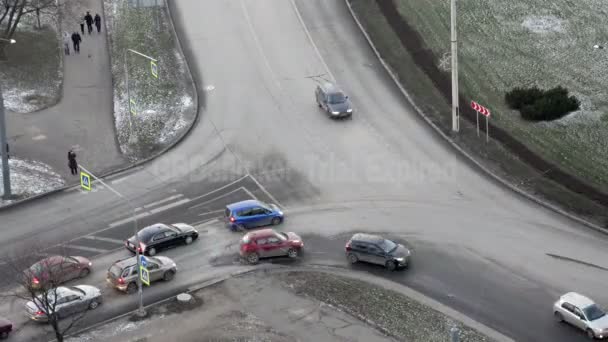 SAINT-PETERSBURG, RÚSSIA-29 de novembro de 2014, Os compradores vão ao shopping pegar mercadorias antes do Natal — Vídeo de Stock