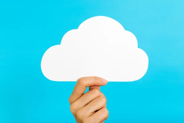 Cloud Computing Konzept Hand Hält Weißen Papierwolkenausschnitt Auf Blauem Hintergrund — Stockfoto