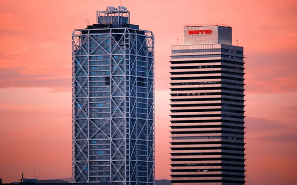 Hotel Arts Barcelona alacakaranlıkta