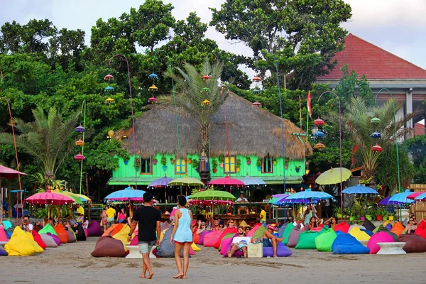renkli sahil bar