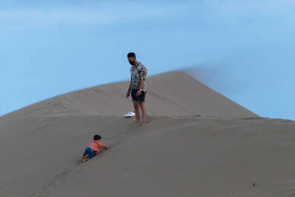 Gran Canaria España Oct 2020 Padre Hijo Cima Una Las — Foto de Stock