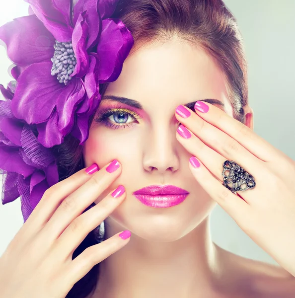 Piękne kobiece kobieta model Idealny manicure — Zdjęcie stockowe