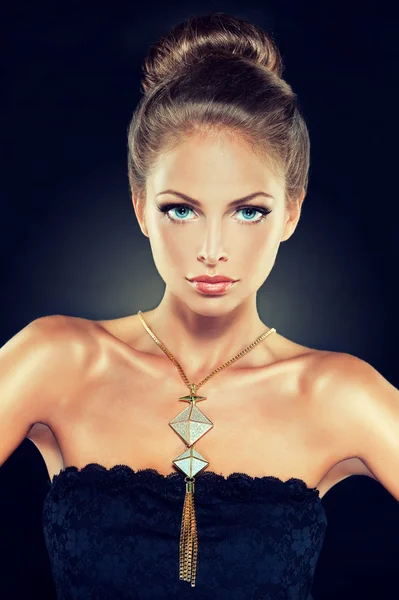 Blond female model with  jewellery accessory — Stock Photo, Image