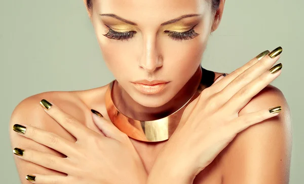 Female model with  golden make-up — Stock Photo, Image