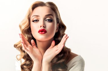  Model hava öpücük göndermek .