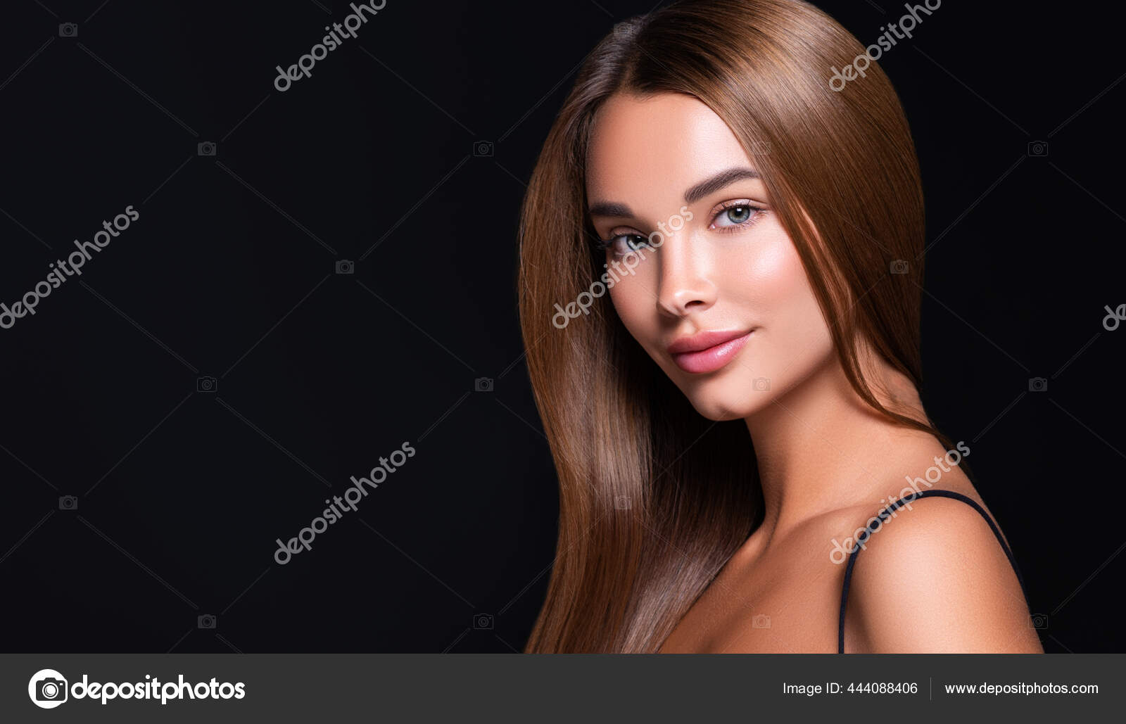 Cabelo Longo. Modelo De Mulher Bonita Com Cabelo Liso Liso Liso