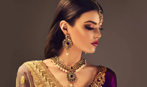 Portrait Beautiful Indian Girl Young India Woman Model Kundan Jewelry — Stock Photo, Image