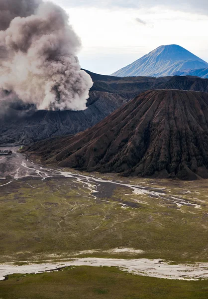 L'eruzione del vulcano Bromo, Giava, Indonesia — Foto Stock