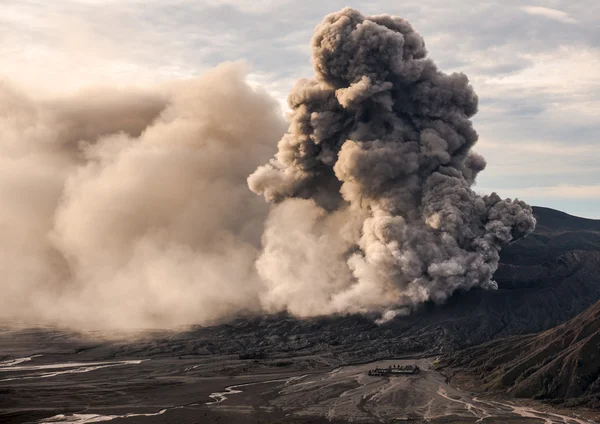 Erupce sopky Bromo, Jáva, Indonésie — Stock fotografie