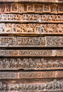 Duvarları eski görüntüler. Oymalar Hoysaleshwara Hindu tapınağı