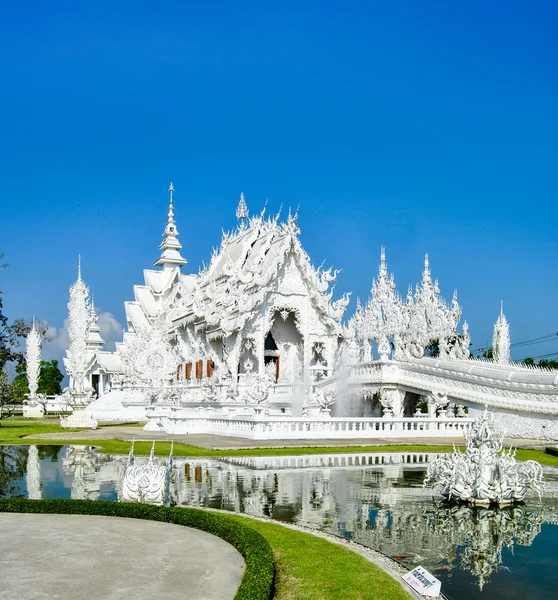 Wat Rong Khun - amazing white temple in Chiang Rai, Chiang Mai province, Thailand — Stock Photo, Image