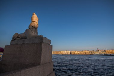 Sfenks iskele üzerinde
