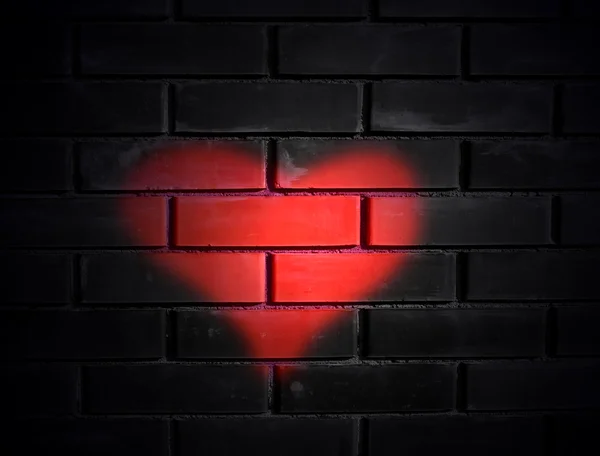 Καρδιά στον τοίχο από τούβλα — Φωτογραφία Αρχείου
