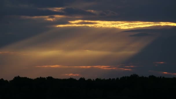 Väri Auringonlasku joen yli — kuvapankkivideo