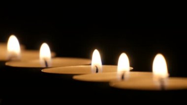 Geceleri yanan yakın çekim, çay canldes