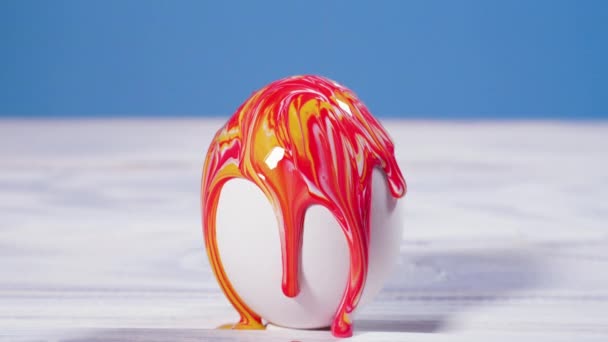 Ζωγραφική πασχαλινά αυγά, Προετοιμασία για τις διακοπές της άνοιξης, Υγρή μαρμάρινη υφή, Μαρμάρινο μελάνι πολύχρωμο, Ρευστή τέχνη Περίληψη Trend — Αρχείο Βίντεο