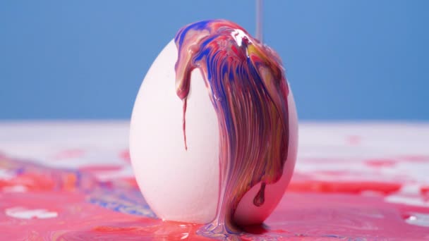Живопис великодніх яєць, Підготовка до весняних свят, Рідка мармурова текстура, мармурове чорнило барвисте, Рідке мистецтво Анотація Тенденція — стокове відео