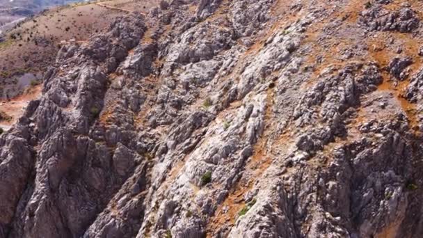 Stora branta klippor kanjon i Eufrat River Delta, Dramatiska geologiska underverk i Turkiet. Vacker bakgrund och ovanligt landskap, Fåglar syn 4k antenn, Drönare — Stockvideo